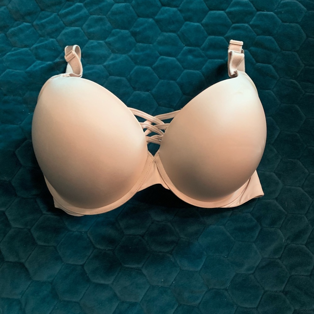 2 Torrid Boost Plunge 360 Back Smoothing